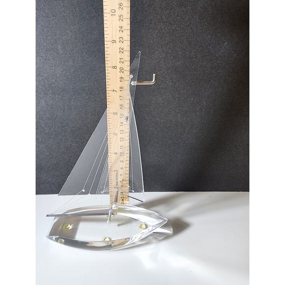 Lucite - Picture 9 of 9